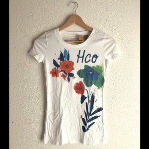 NWT ✨ Hollister Flower TShirt